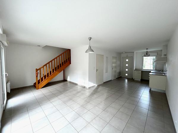 Maison récente 3 chambres avec garage et jardin SUD