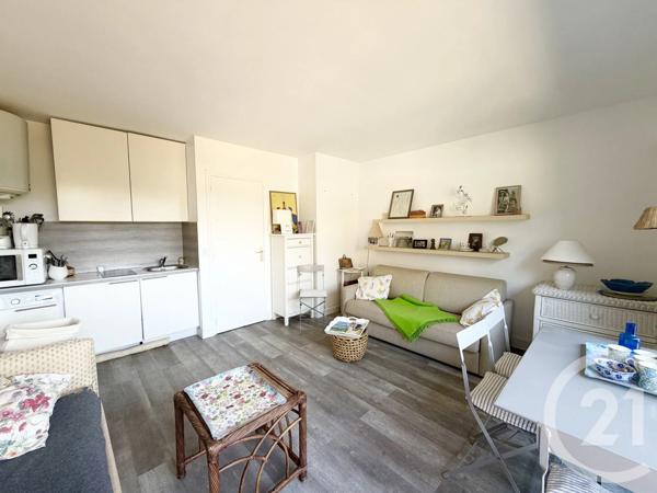 Appartement Studio Cabine à vendre  1 pièce - 24,87 m 2   DEAUVILLE  - 14
