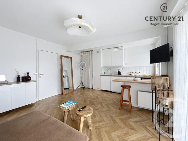 Appartement Studio Cabine à vendre  1 pièce - 24,87 m 2   DEAUVILLE  - 14