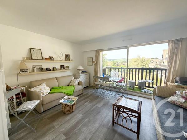 Appartement Studio Cabine à vendre  1 pièce - 24,87 m 2   DEAUVILLE  - 14