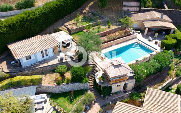 Maison à vendre    7 pièces •  Les Adrets-de-l'Estérel