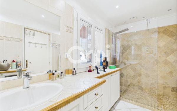 Maison à vendre    7 pièces •  Les Adrets-de-l'Estérel