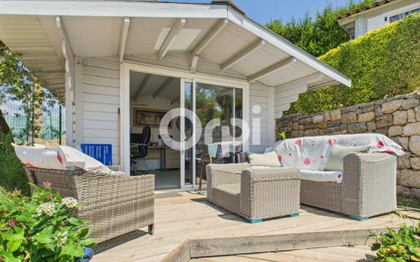 Maison à vendre    7 pièces •  Les Adrets-de-l'Estérel