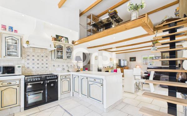 Maison à vendre    7 pièces •  Les Adrets-de-l'Estérel