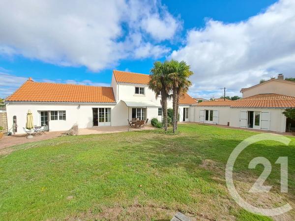 Maison à vendre  10 pièces - 233 m 2   ST SEBASTIEN SUR LOIRE  - 44