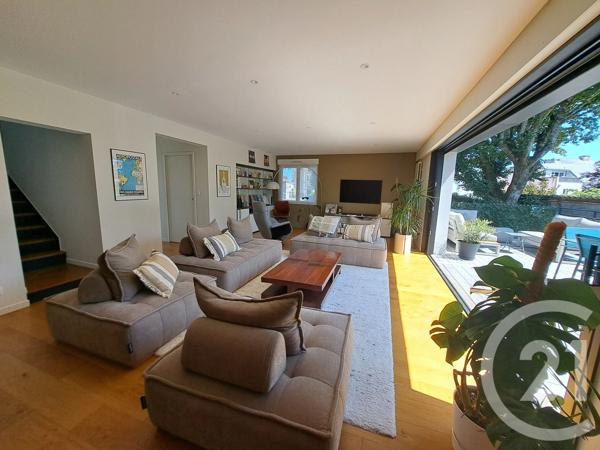 Maison à vendre  10 pièces - 233 m 2   ST SEBASTIEN SUR LOIRE  - 44