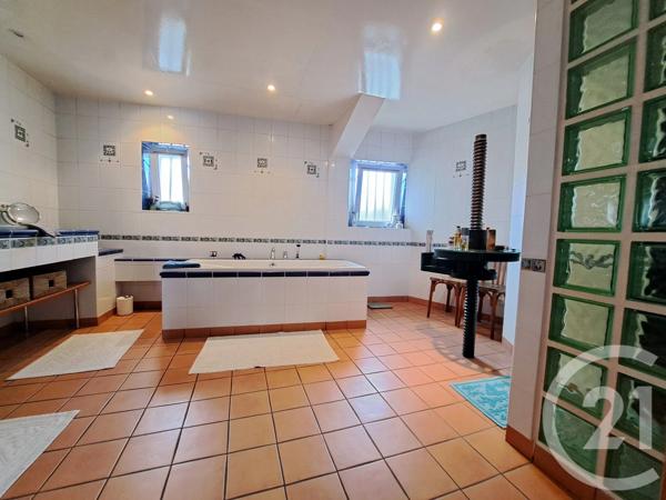 Maison à vendre  10 pièces - 233 m 2   ST SEBASTIEN SUR LOIRE  - 44