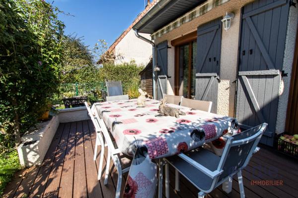 Au bord de l'Ouche, maison mitoyenne avec garage et joli jardin
