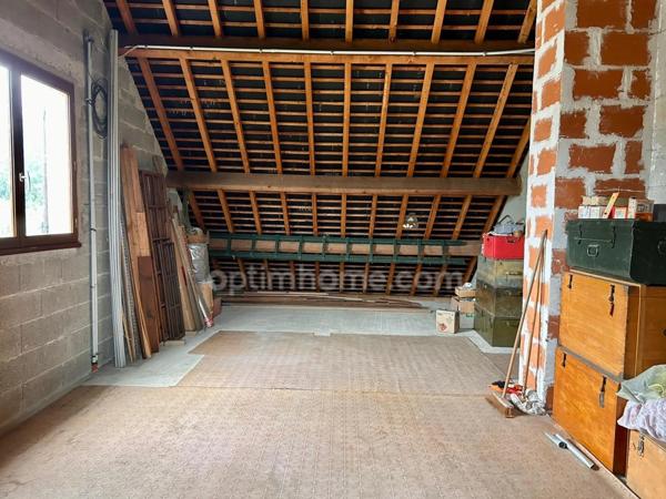 Maison individuelle – Vie de plain-pied – 5 chambres possibles – Sous-sol complet – Terrain clos de 1 000 m² – Mouzon (proche Belgique)