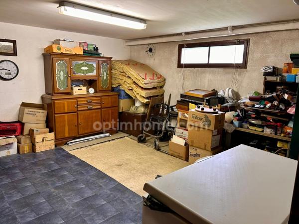 Maison individuelle – Vie de plain-pied – 5 chambres possibles – Sous-sol complet – Terrain clos de 1 000 m² – Mouzon (proche Belgique)