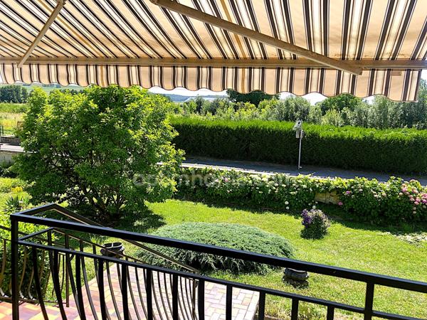 Maison individuelle – Vie de plain-pied – 5 chambres possibles – Sous-sol complet – Terrain clos de 1 000 m² – Mouzon (proche Belgique)