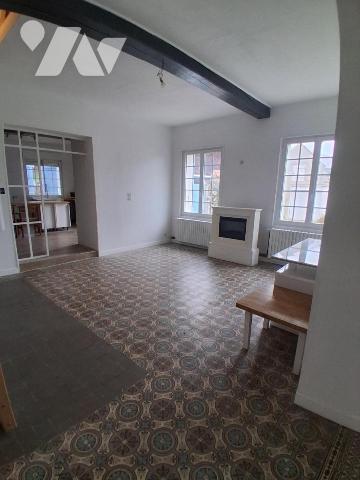 Commune de Fonsomme : longère rénovée - 3 ch et dépendance aménagée en studio - jardin