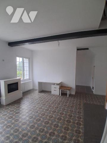Commune de Fonsomme : longère rénovée - 3 ch et dépendance aménagée en studio - jardin
