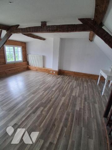 Commune de Fonsomme : longère rénovée - 3 ch et dépendance aménagée en studio - jardin