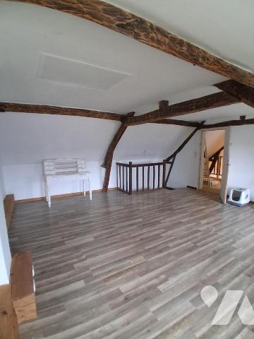 Commune de Fonsomme : longère rénovée - 3 ch et dépendance aménagée en studio - jardin
