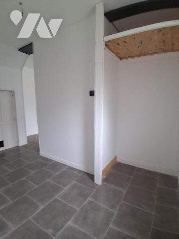 Commune de Fonsomme : longère rénovée - 3 ch et dépendance aménagée en studio - jardin