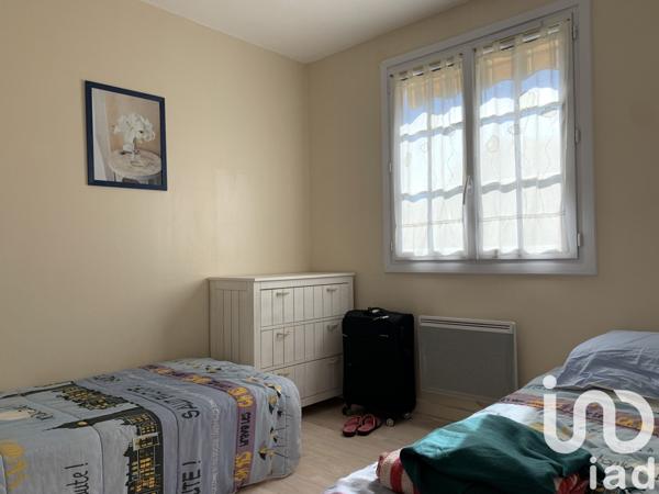 Maison traditionnelle 4 pièces de 90 m² à Breuillet (17920)