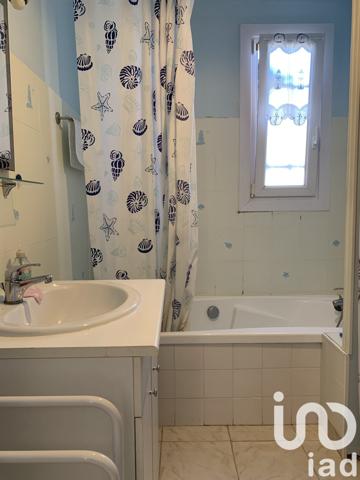 Maison traditionnelle 4 pièces de 90 m² à Breuillet (17920)