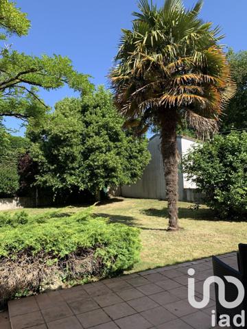 Maison traditionnelle 4 pièces de 90 m² à Breuillet (17920)