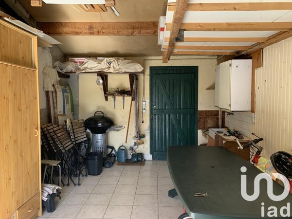 Maison traditionnelle 4 pièces de 90 m² à Breuillet (17920)