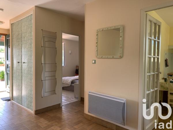 Maison traditionnelle 4 pièces de 90 m² à Breuillet (17920)