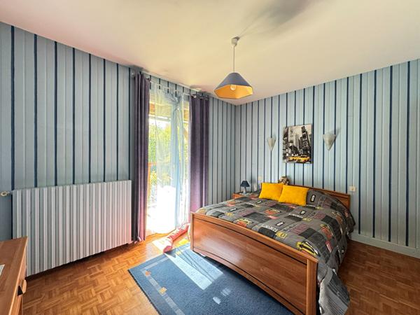 Spacieuse  Maison de 185 m² habitables, idéal pour accueillir toute la famille, implantée sur un terrain clos de 2 510 m².