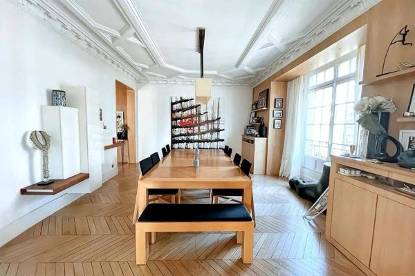 MAGNIFIQUE APPARTEMENT BOURGEOIS RUE DE COURCELLES / AVENUE DE WAGRAM
