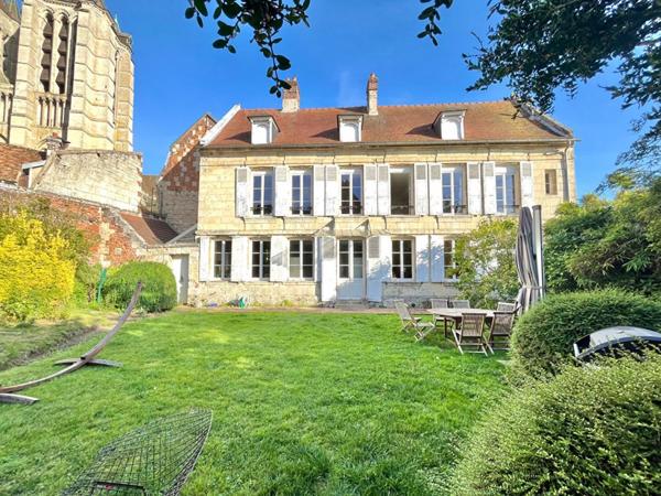 Maison de Maître à Noyon :10 pièce(s) 288 m2 - Terrain 959m²