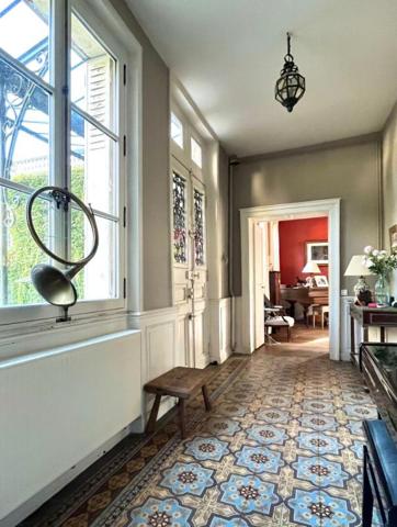 Maison de Maître à Noyon :10 pièce(s) 288 m2 - Terrain 959m²