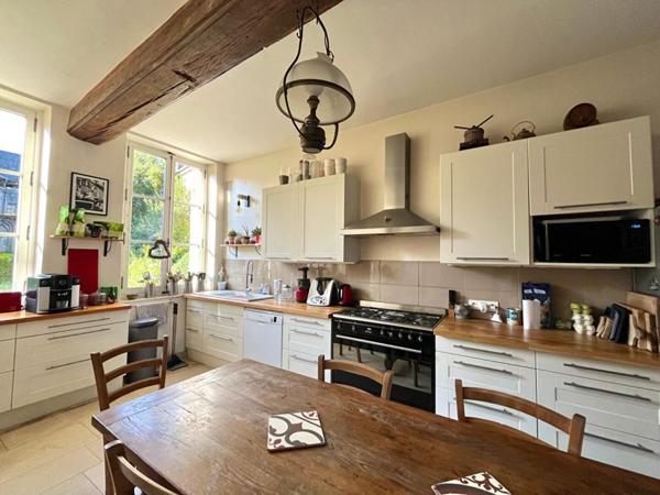 Maison de Maître à Noyon :10 pièce(s) 288 m2 - Terrain 959m²