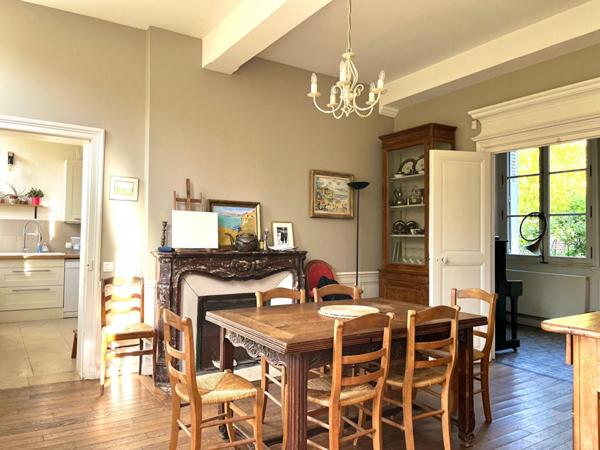 Maison de Maître à Noyon :10 pièce(s) 288 m2 - Terrain 959m²