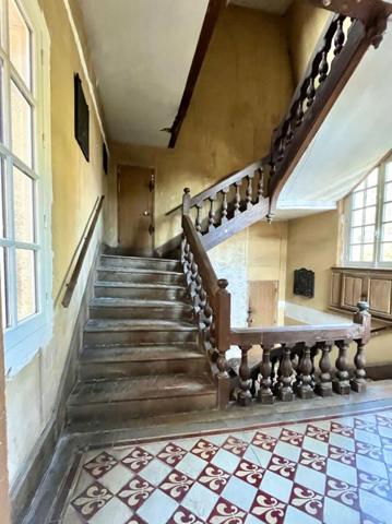 Maison de Maître à Noyon :10 pièce(s) 288 m2 - Terrain 959m²