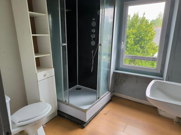 Jolie maison en pierre à rénover