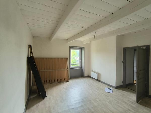 Jolie maison en pierre à rénover