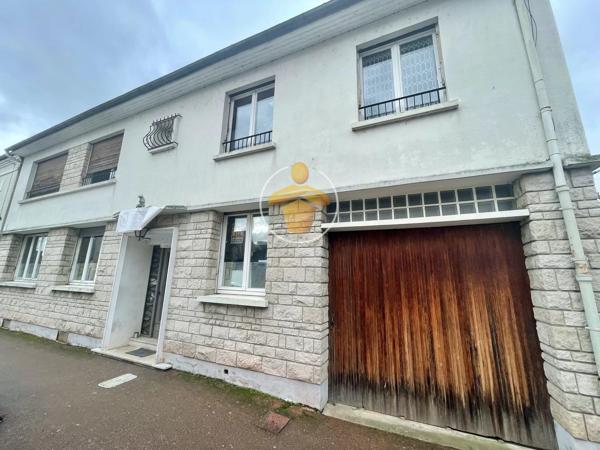 Vente                                                      Maison
                        
                     8 pièces                      192 m2                     à La Fère