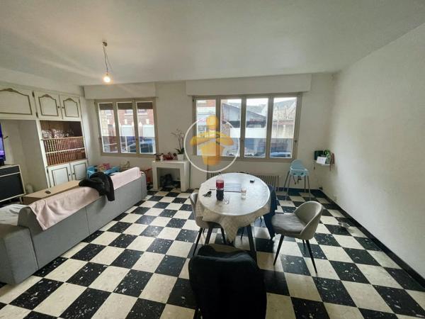 Vente                                                      Maison
                        
                     8 pièces                      192 m2                     à La Fère