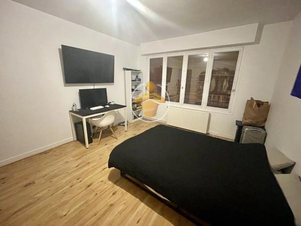 Vente                                                      Maison
                        
                     8 pièces                      192 m2                     à La Fère