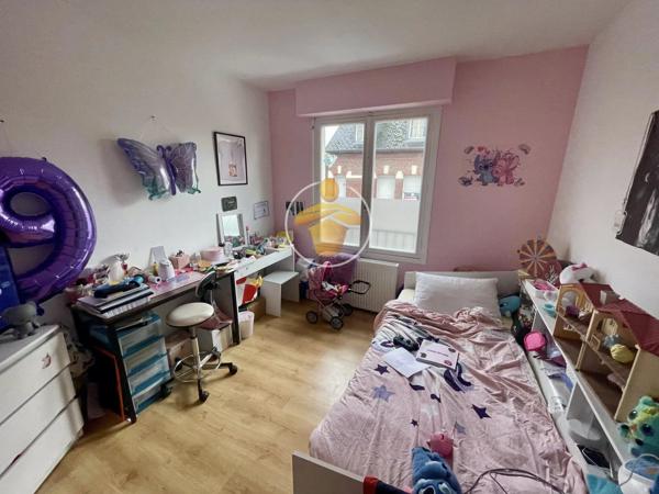 Vente                                                      Maison
                        
                     8 pièces                      192 m2                     à La Fère