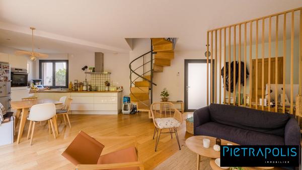 Maison d'architecte et stationnement à la Croix-Rousse