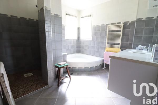 Maison à vendre 6 pièces 242 m² Orléat