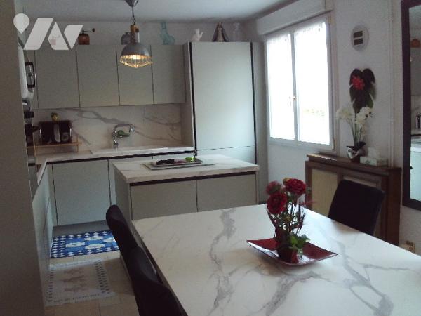 Maison de ville 131m² triplex avec terrasse et sous-sol