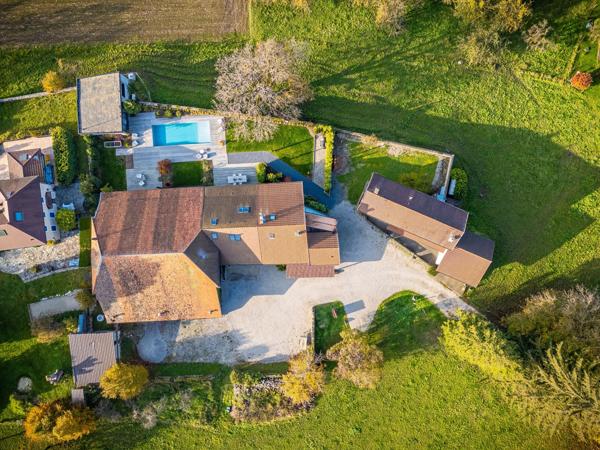 Vente Corps de ferme Archamps 21 Pièces 1700 m²