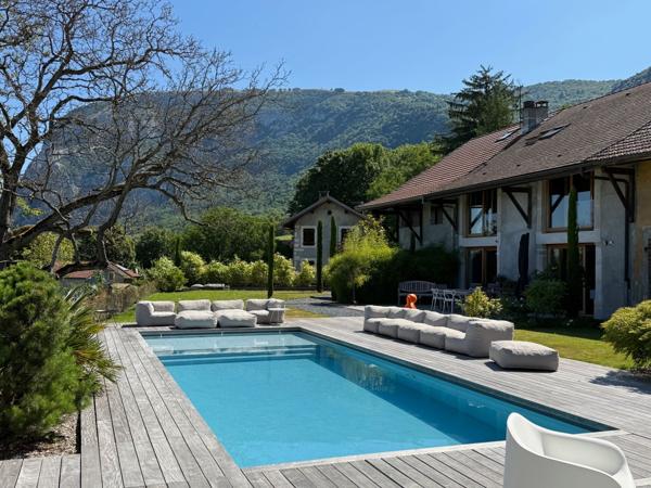 Vente Corps de ferme Archamps 21 Pièces 1700 m²