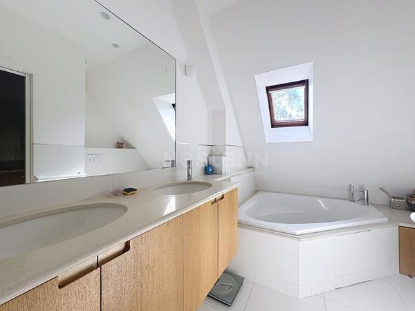 Maison Lamorlaye 9 pièce(s) 210 m2