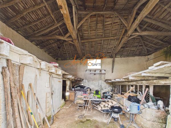 Corps de ferme avec dépendances et plus de 2 hectares de terrain