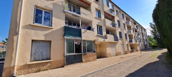 Carpentras (84200) APPARTEMENT T3 LOGGIA CAVE GARAGE, AVEC TRAVAUX