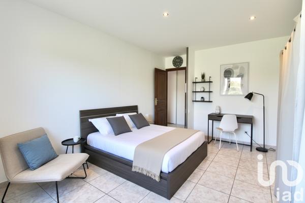 Maison à vendre 6 pièces 129 m² Châteauneuf-le-Rouge