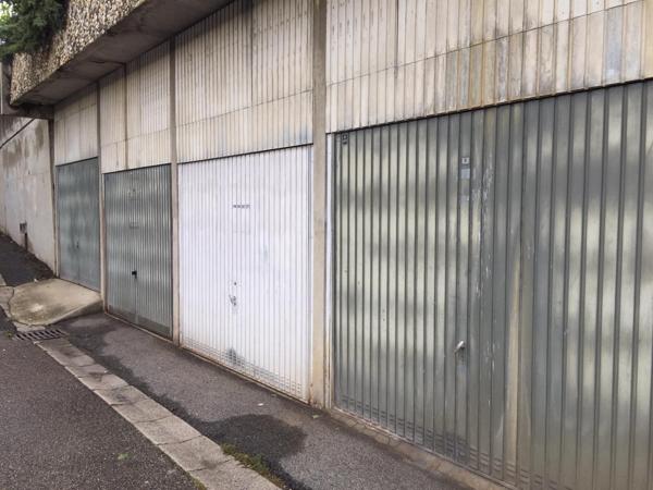 Baisse de prix  beau F3 vendu meublé loué a la chambre rentabilité max 11.70% + garage