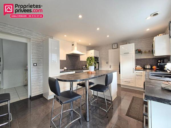 Maison individuelle 4 chambres avec piscine à Collonges (01550)