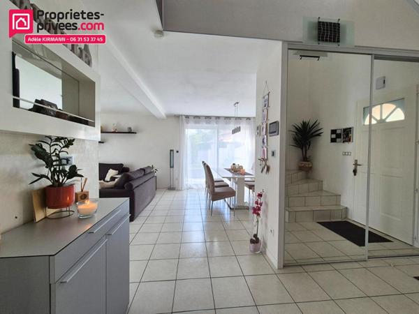 Maison individuelle 4 chambres avec piscine à Collonges (01550)